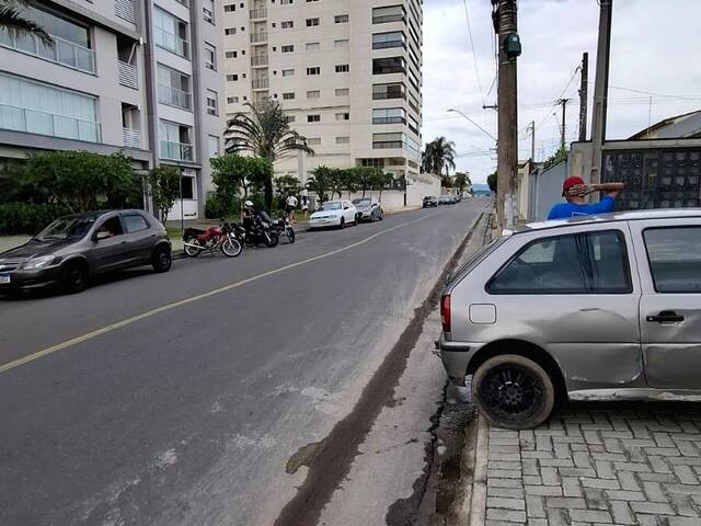 #2098 - Ponto Comercial para Locação em Lorena - SP - 2